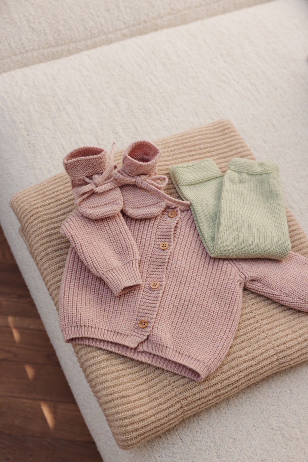 Strickschuhe ‚Booties Powder‘ Merinowool