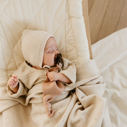 Merino Mützchen 'Bonnet Dolly Cream'