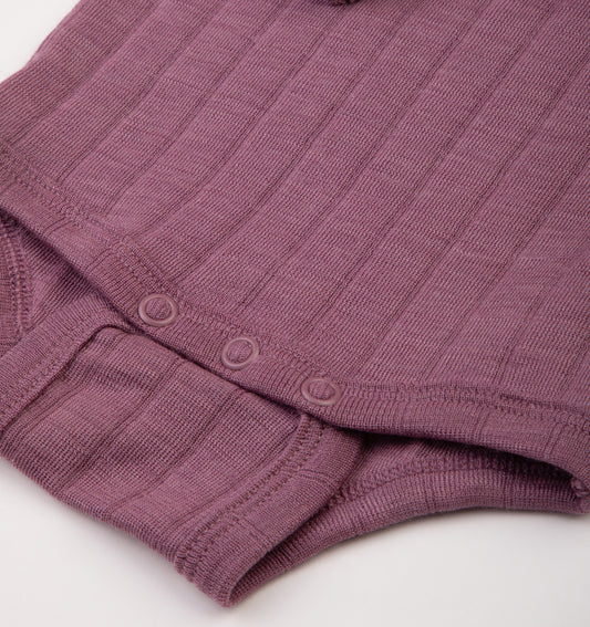 Merinowolle Seide Wickel-Bodysuit | Beere