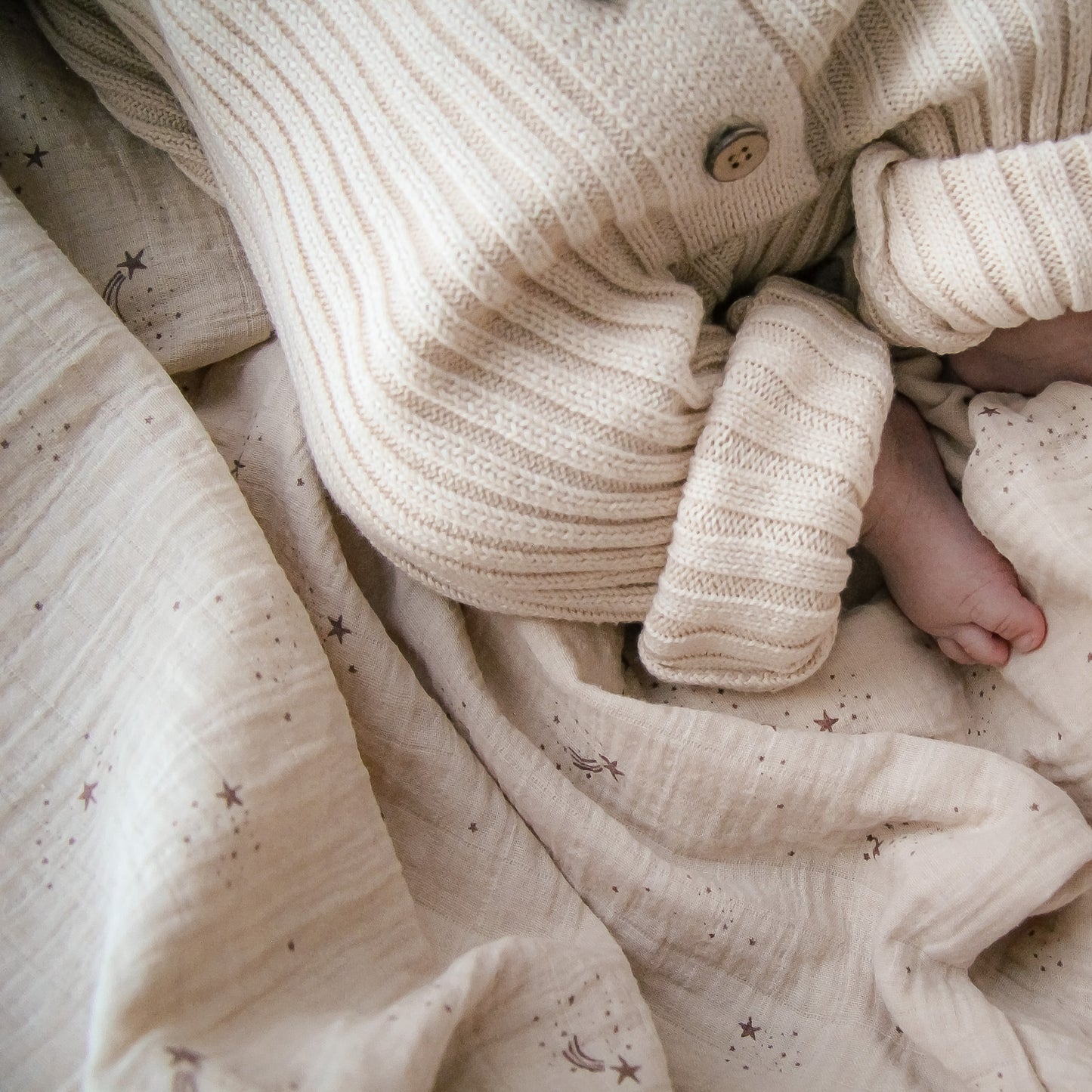 Muslin Swaddle 'Falling Stars'