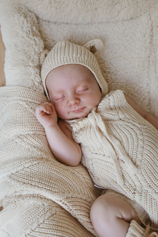 KNIT BONNET BEAR | Biscotti Fleck
