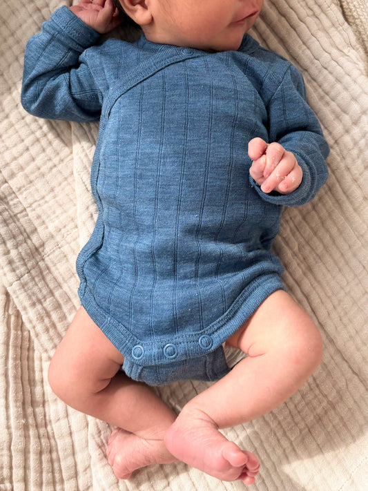 Merinowolle Seide Wickel-Bodysuit | Blau Meliert Gr.50