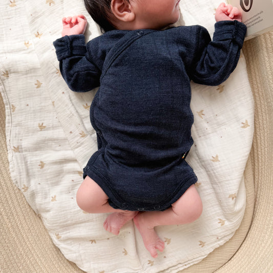 Merinowolle Seide Wickel Bodysuit | Navy