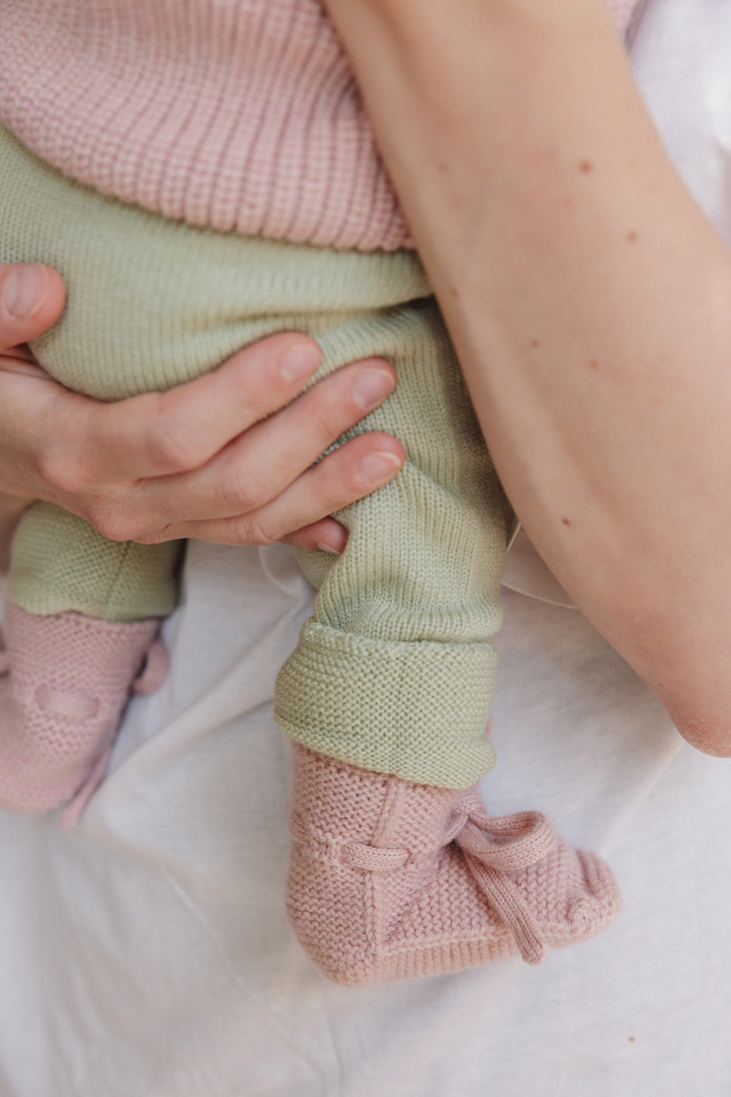 Strickschuhe ‚Booties Powder‘ Merinowool