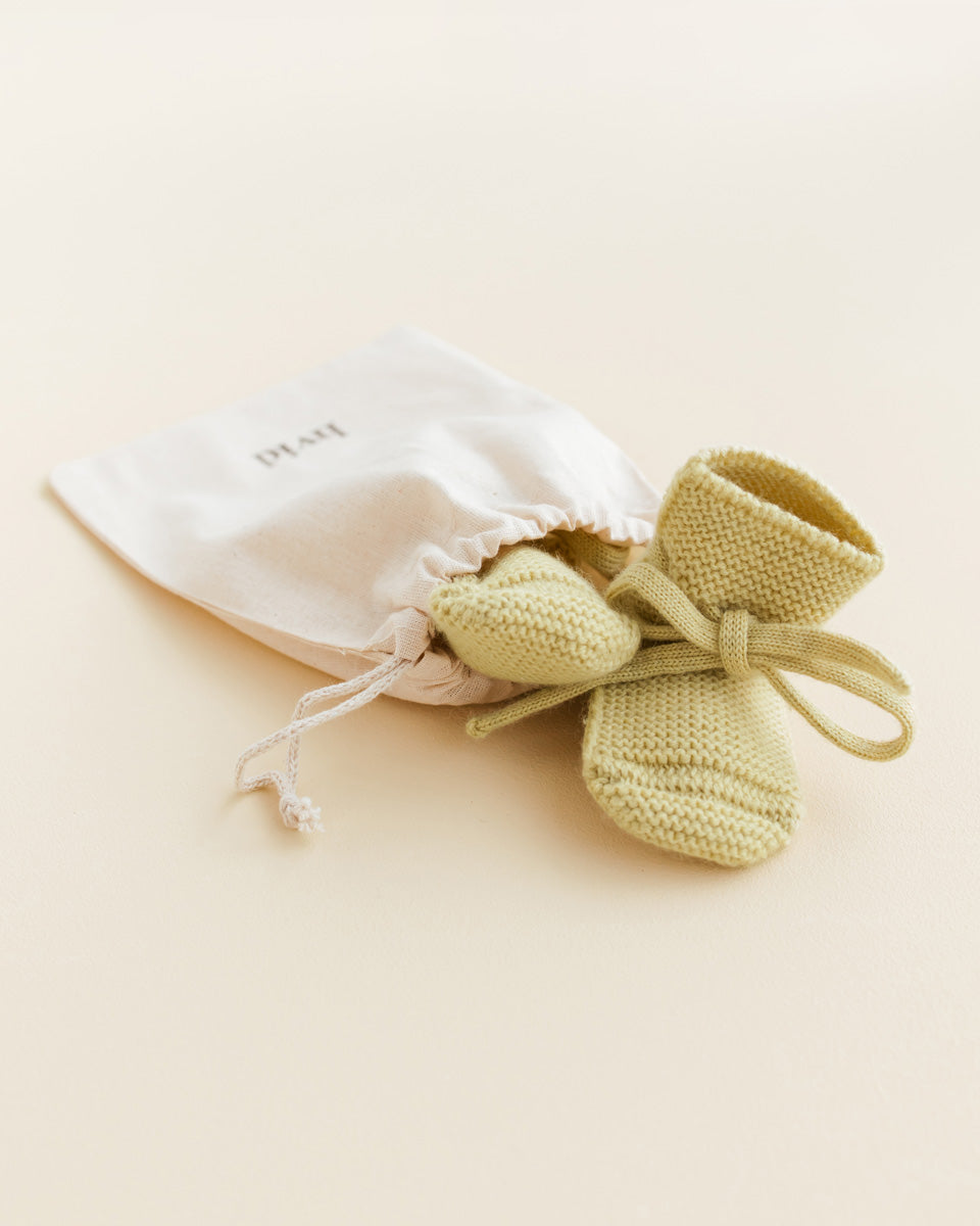 Hvid Strickschuhe Merinowolle ‚Booties‘ | Light Yellow