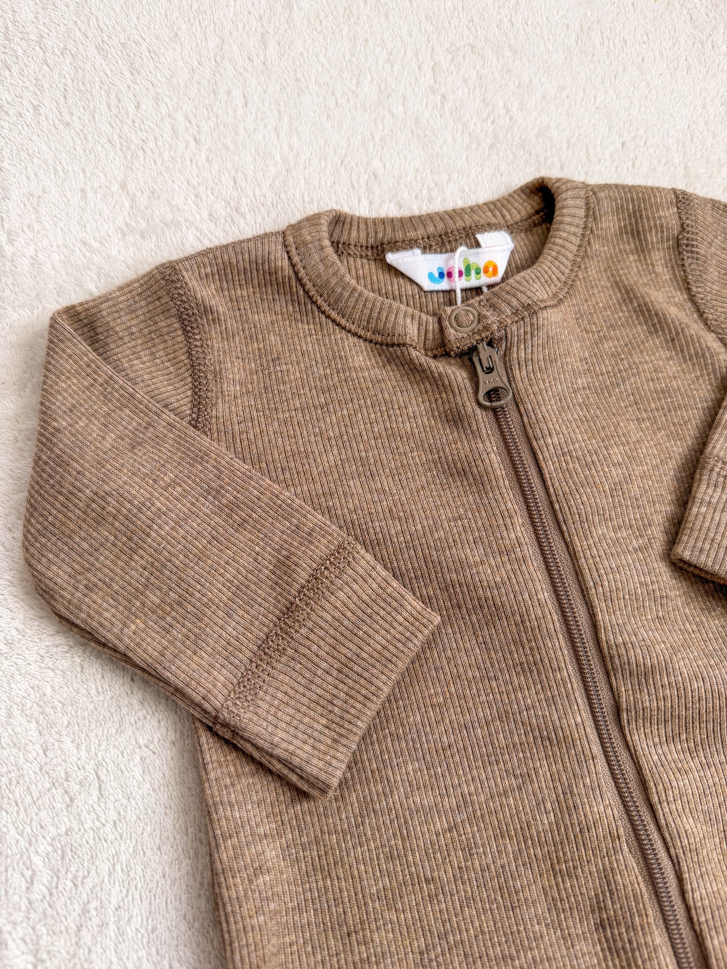 Bio-Baumwolle kbA Strampler | Dunkelbeige