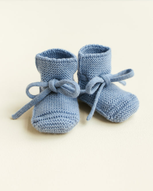 Hvid Strickschuhe Merinowolle ‚Booties‘ | Light Blue