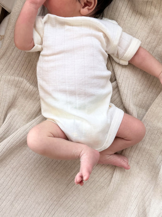Merinowolle Seide Kurzarm Bodysuit | Off-White