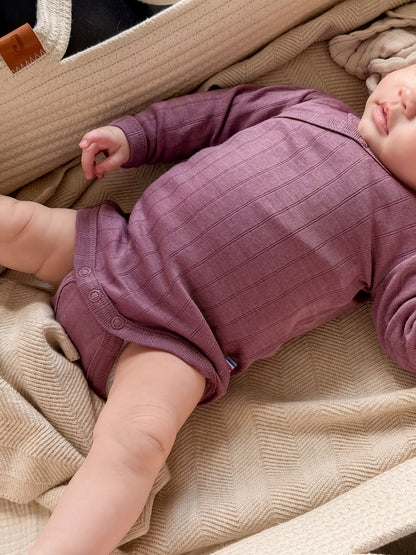 Merinowolle Seide Wickel-Bodysuit | Beere