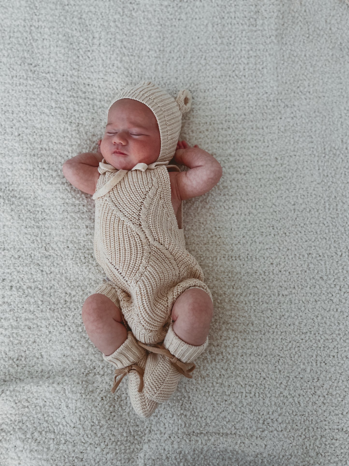 KNIT BONNET BEAR | Biscotti Fleck