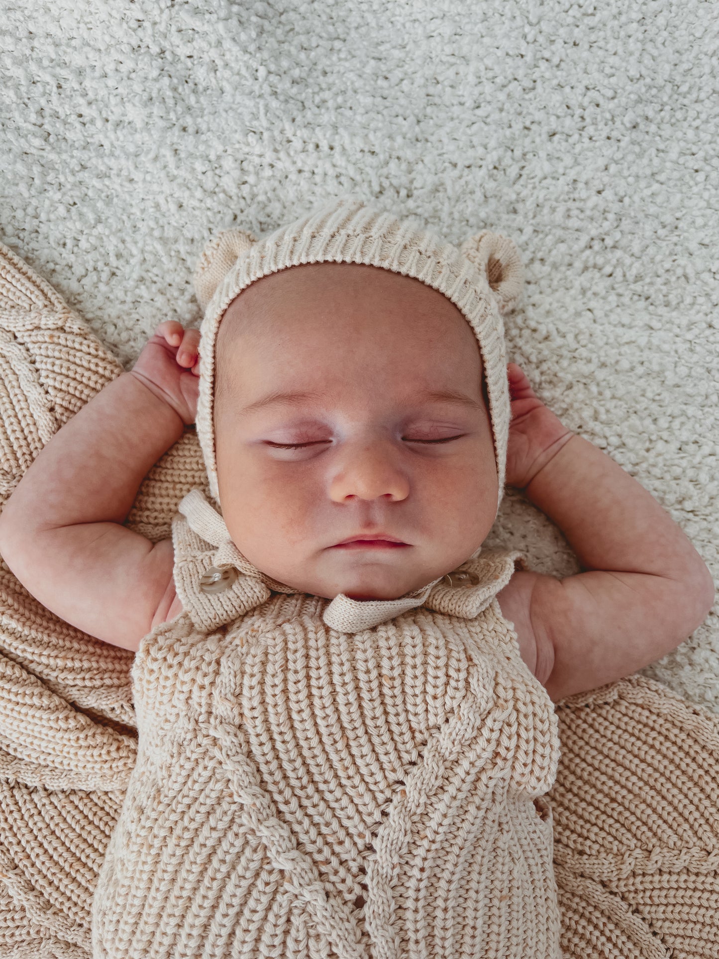 KNIT BONNET BEAR | Biscotti Fleck