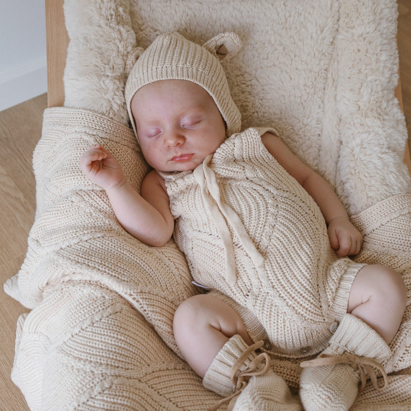 KNIT BONNET BEAR | Biscotti Fleck