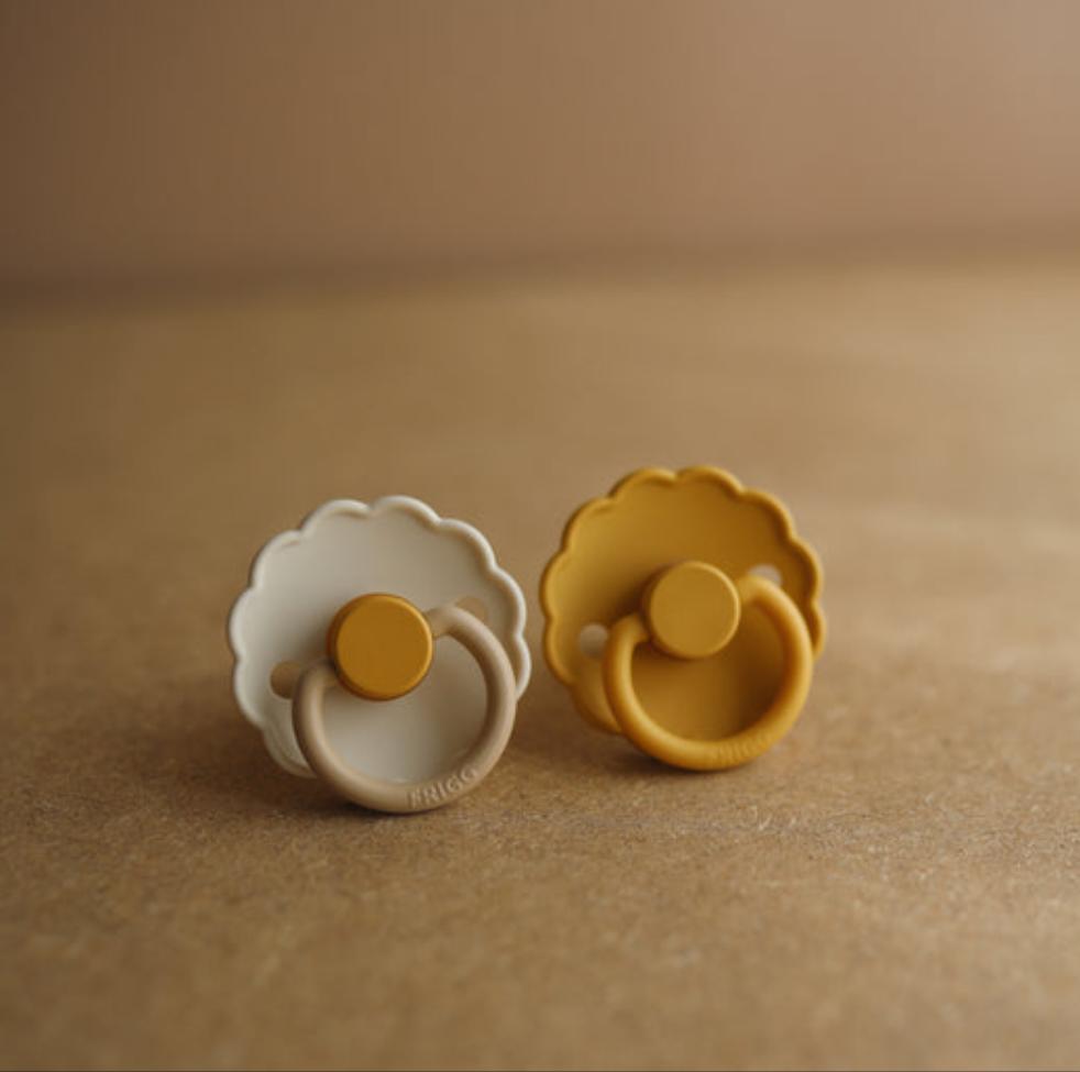FRIGG Pacifier Daisy 'Chamomile/Honey' 2 pack