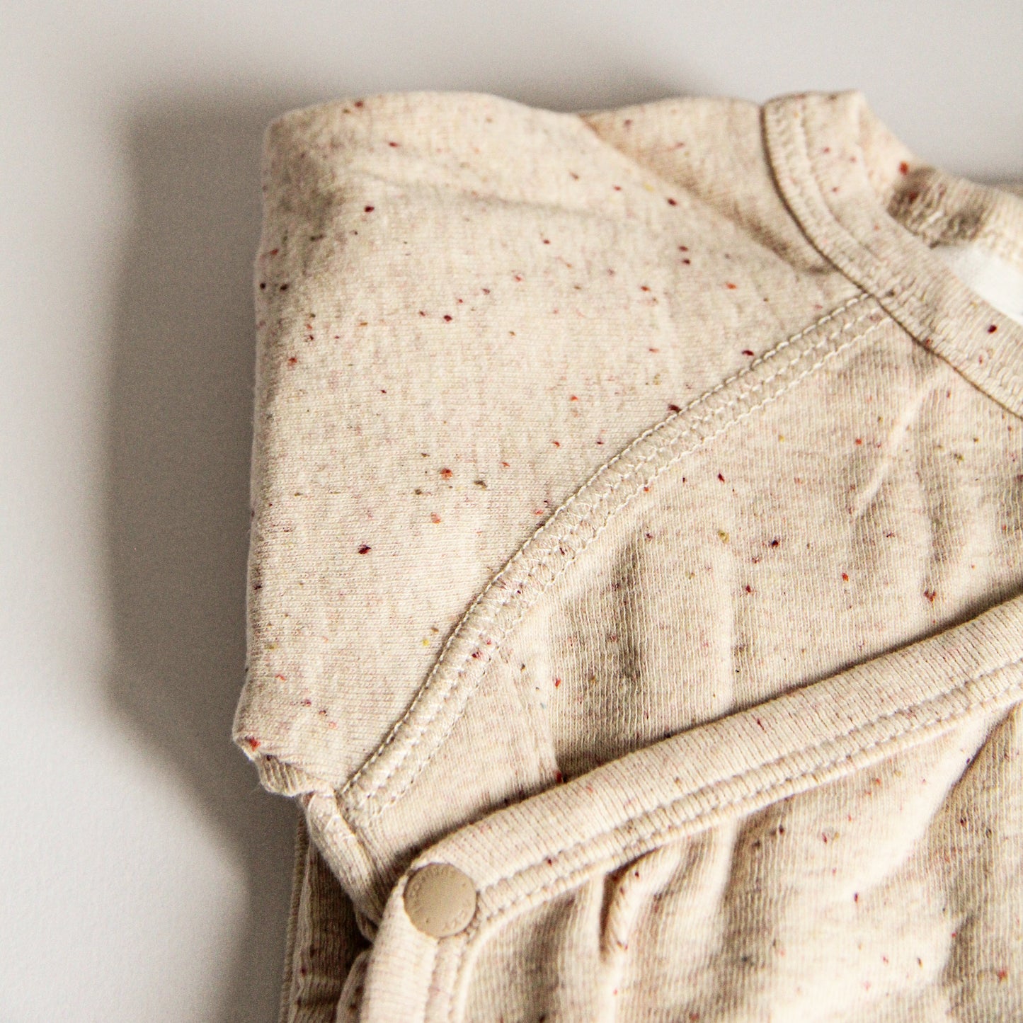 ORGANIC Kimono Bodysuit Short Sleeve "Beige Speckled"