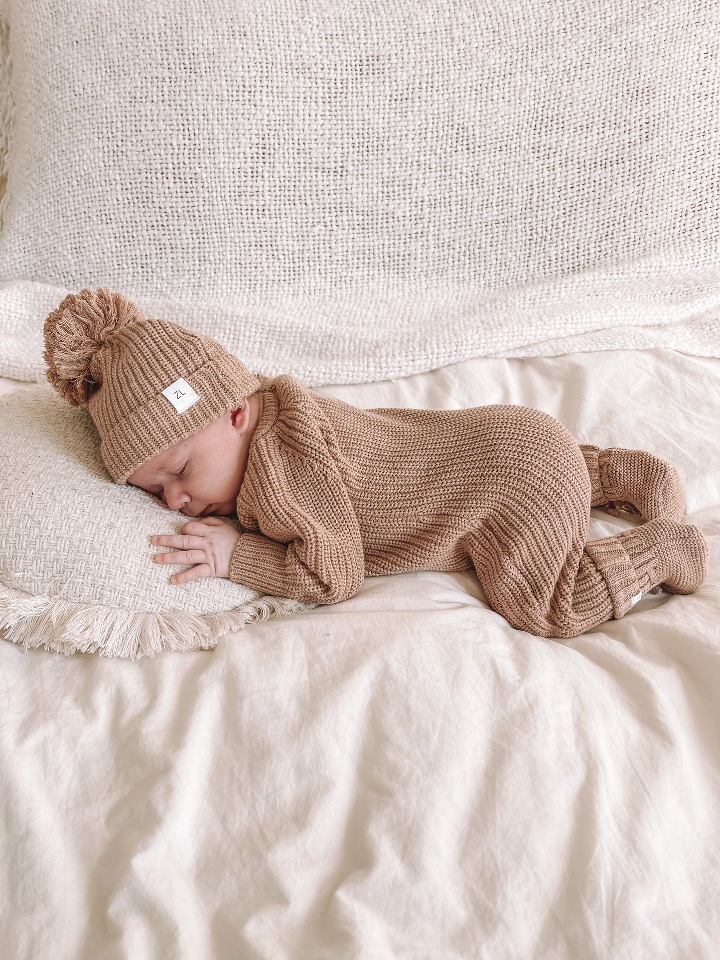CLASSIC KNIT ROMPER "FAWN"
