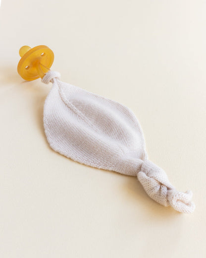 Schnullerhalter 'Titi Comforter Off-White' Merinowool